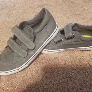 Boys shoes
